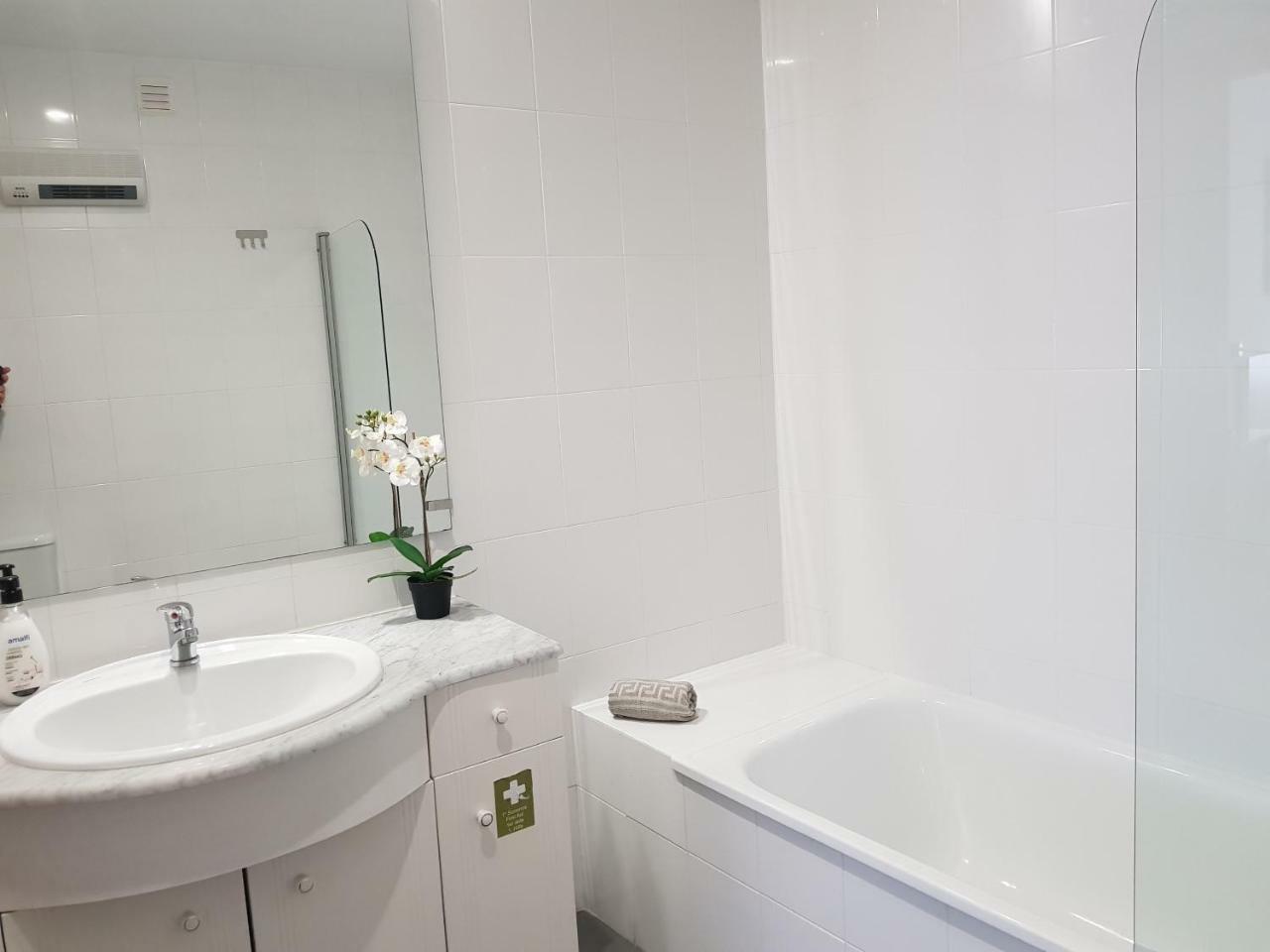 Parque Nacoes Prime Apartments 13 リスボン エクステリア 写真